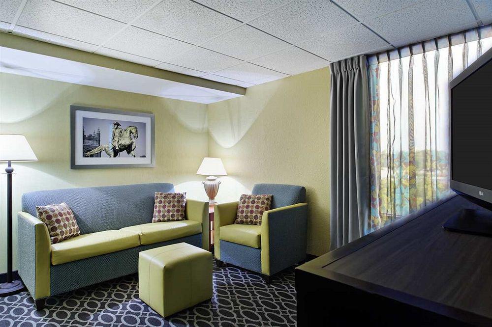 Doubletree By Hilton Richmond - Midlothian Hotel Exterior photo