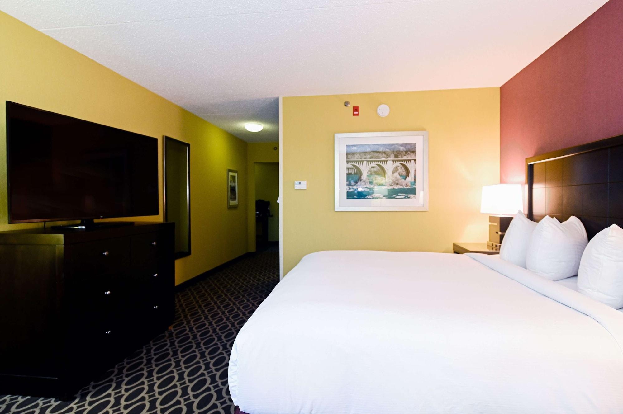 Doubletree By Hilton Richmond - Midlothian Hotel Exterior photo